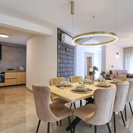 Petra With Heated Pool & Sauna * Privlaka (Zadar)