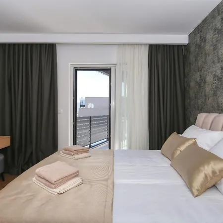 Petra With Heated Pool & Sauna Vila Privlaka (Zadar)