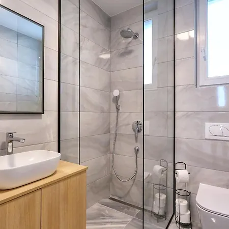 Villa Petra With Heated Pool & Sauna *