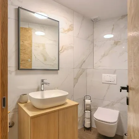 Villa Petra With Heated Pool & Sauna