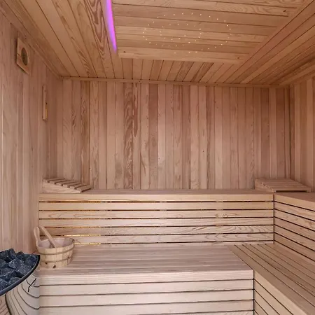 Petra With Heated Pool & Sauna *