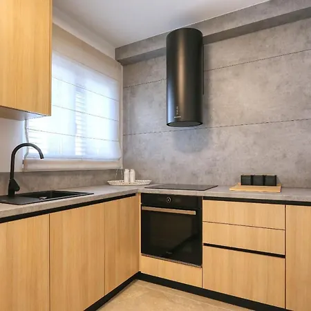 Villa Petra With Heated Pool & Sauna